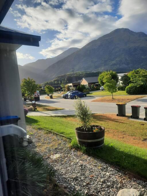 Banbury Deluxe With Spa Bath! Private Courtyard! Queenstown Exterior foto